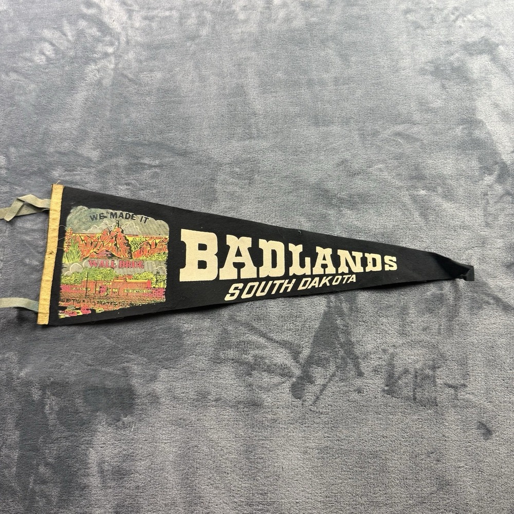 Vintage Badlands South Dakota Wall Drug Felt Pennant 25" Black Souvenir